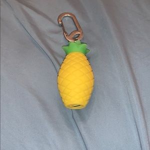 Chargeable pineapple